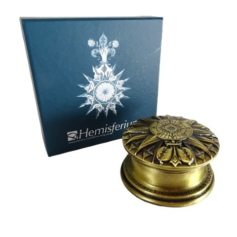 Bussola Solare Rinascimentale in Ottone con Incisione - Elegante Regalo Vintage di Altezza 4,5 cm e Diametro 8,5 cm