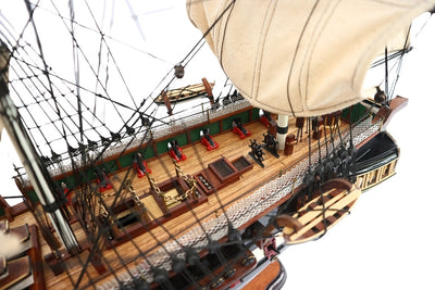 Grande modello esclusivo del veliero USS Constitution da 100 cm con possibilità di personalizzazione tramite incisione