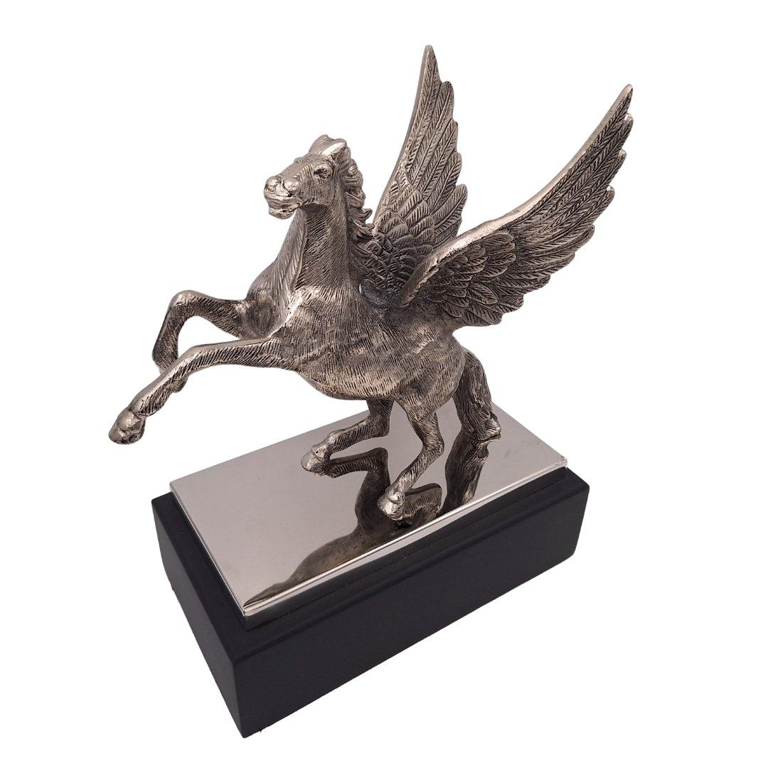 Statua Decorativa Pegaso in Alluminio su Base in Acciaio e Legno, Incisione Personalizzata, Regalo Elegante per Amanti della Mitologia Greca, Altezza 36 cm, Colore Argento con Base Nera