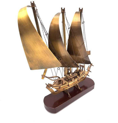 Nave in Ottone su Base in Legno 38 cm con Possibilità di Incisione