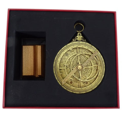 Astrolabio europeo H32 – replica rinascimentale premium con possibilità di personalizzazione tramite incisione – regalo ideale con elegante basamento in legno – altezza 12 cm, realizzato a mano con cura dei dettagli