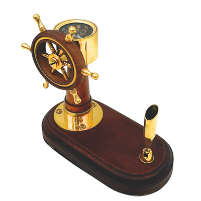 Elegante Set da Scrivania con Timone e Bussola con Portapenne – Legno e Ottone – Incisione Personalizzata – Regalo Ideale per Velista – Altezza 14,5 cm