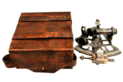 Sestante in ottone retrò in custodia di pelle - elegante strumento di navigazione con possibilità di incisione - regalo ideale per appassionati di vela e storia - dimensioni 13x12x7 cm