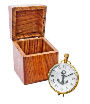 Orologio marinaro NI406A/1 in scatola di legno con possibilità di personalizzazione tramite incisione, in ottone, stile retrò, altezza 7 cm