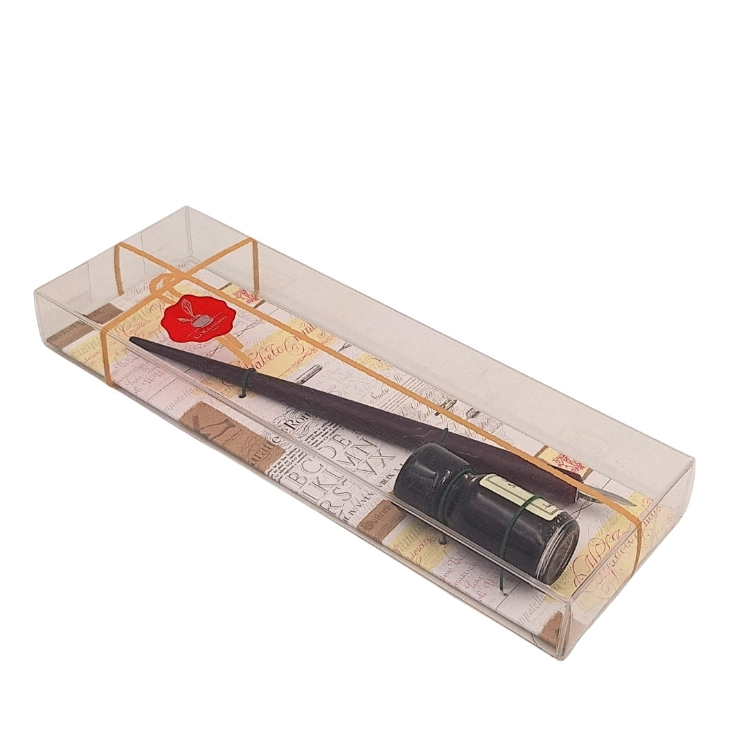 Elegante set per calligrafia con penna in legno e inchiostro nero, possibilità di personalizzazione con incisione, ideale come regalo per amanti della scrittura, in confezione decorativa 7,5 x 22 x 3 cm