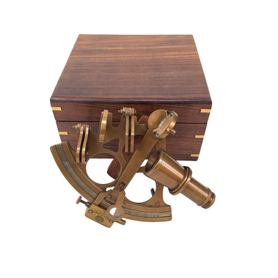 Grande sestante in ottone in un'elegante scatola di legno con possibilità di personalizzazione tramite incisione