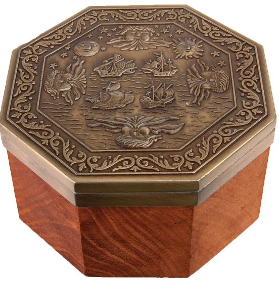 Esclusiva bussola magnetica Cardan H43 in ottone e legno con incisione personalizzata