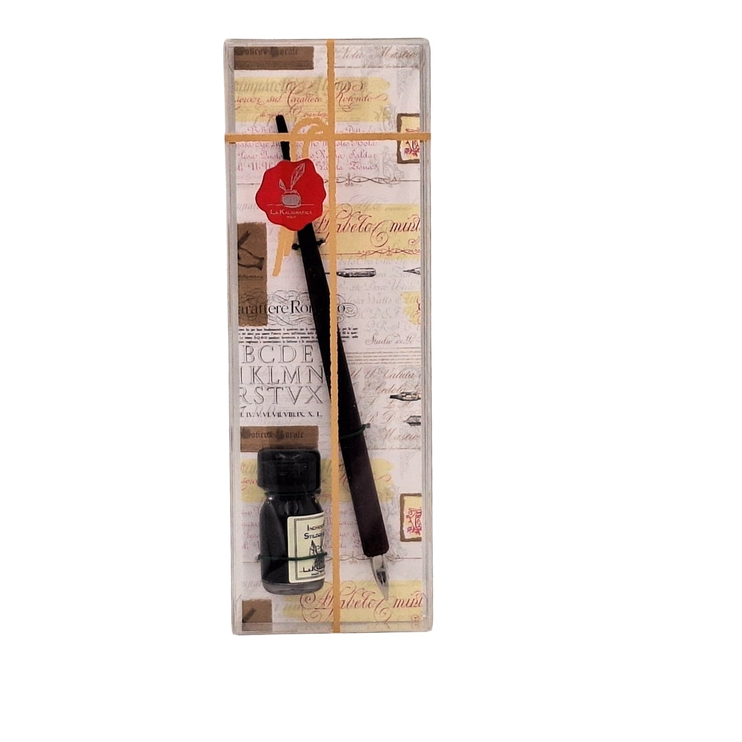 Elegante set per calligrafia con penna in legno e inchiostro nero, possibilità di personalizzazione con incisione, ideale come regalo per amanti della scrittura, in confezione decorativa 7,5 x 22 x 3 cm