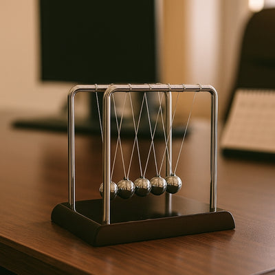 Eleganti Sfere di Newton con incisione - Legno e Metallo