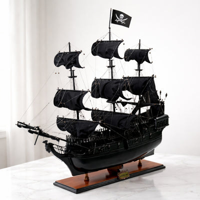 Modello di Nave Pirata Perla Nera BP80R con possibilità di incisione personalizzata, lunghezza 89 cm, regalo esclusivo per ogni occasione, artigianato artistico, base in legno