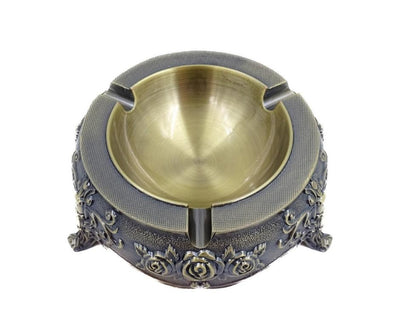 Elegante posacenere metallico in stile Luigi con possibilità di incisione