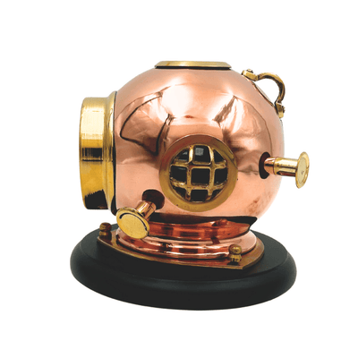 Orologio da Scrivania Elmo da Sub con Bussola - Ottone su Base in Legno con Possibilità di Incisione Personalizzata - Regalo Perfetto per Amanti del Mare e dello Stile Vintage - Altezza 16 cm, Diametro Orologio 8,5 cm