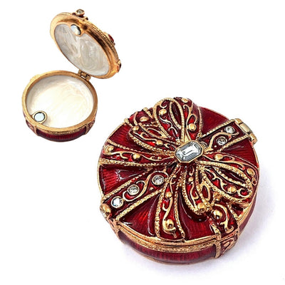 Scatoletta regalo esclusiva in metallo con cristalli B0118-08 in colore rosso e oro, possibilità di personalizzazione tramite incisione, ideale per gioielli e regalo elegante per ogni donna, dimensioni 4x4x1 cm, stile glamour