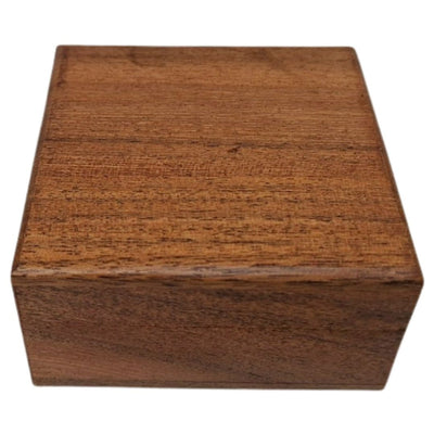 Scatola regalo portagioie in legno 8x8 cm con inserto blu navy, personalizzabile con incisione