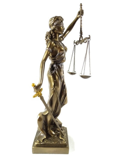 Figura Temida 35 cm con possibilità di personalizzazione con incisione - regalo elegante per avvocati, giudici o consulenti legali, realizzata in polyresina di colore dorato con finitura antica