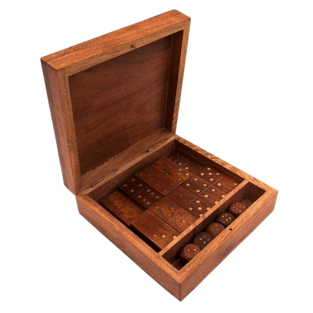 Elegante set di giochi in scatola di legno con incisione
