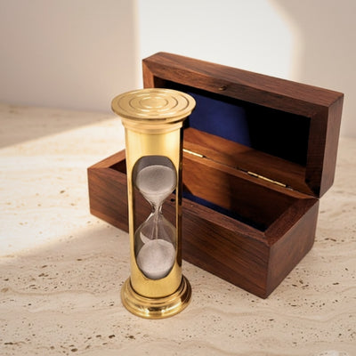 Clessidra di sabbia ROUND STP99 in scatola di legno con possibilità di personalizzazione tramite incisione, in ottone dorato, 3 minuti, regalo ideale per gli appassionati di RPG e detentori di record Guinness