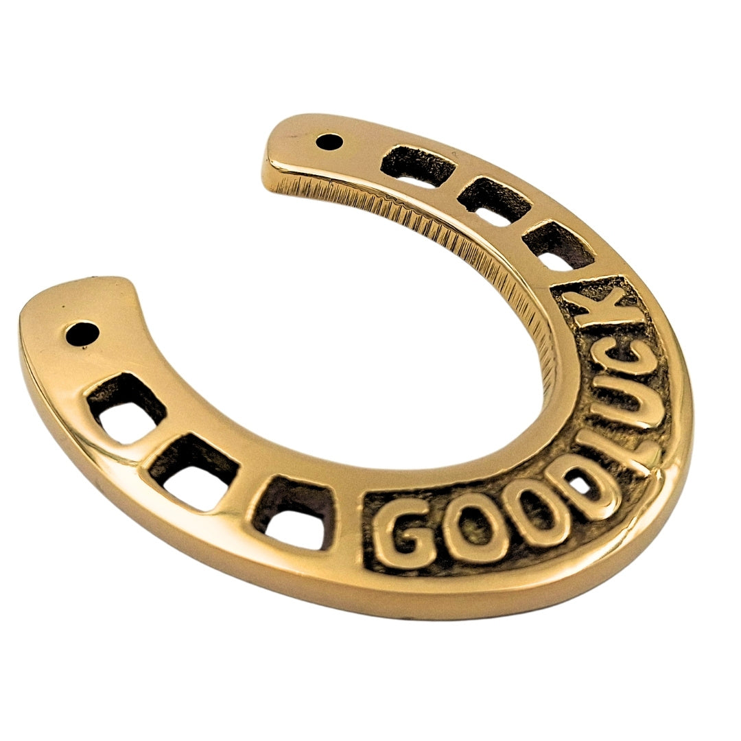 Ferro di Cavallo della Fortuna in Ottone 7 cm con Incisione - Regalo Elegante per Casa Nuova, Maturità o Nuovo Lavoro, Decorazione Dorata con Scritta Good Luck