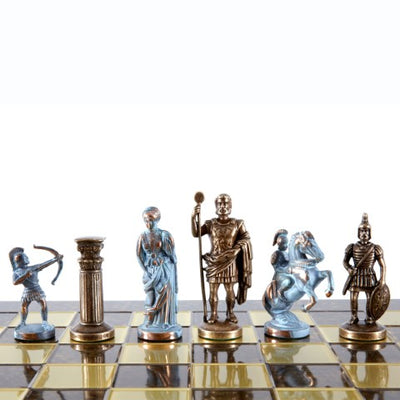 Scacchi in ottone Arcieri 44x44 cm con possibilità di personalizzazione tramite incisione - Regalo di lusso per appassionati di mitologia e strategia, pezzi fatti a mano di alta qualità