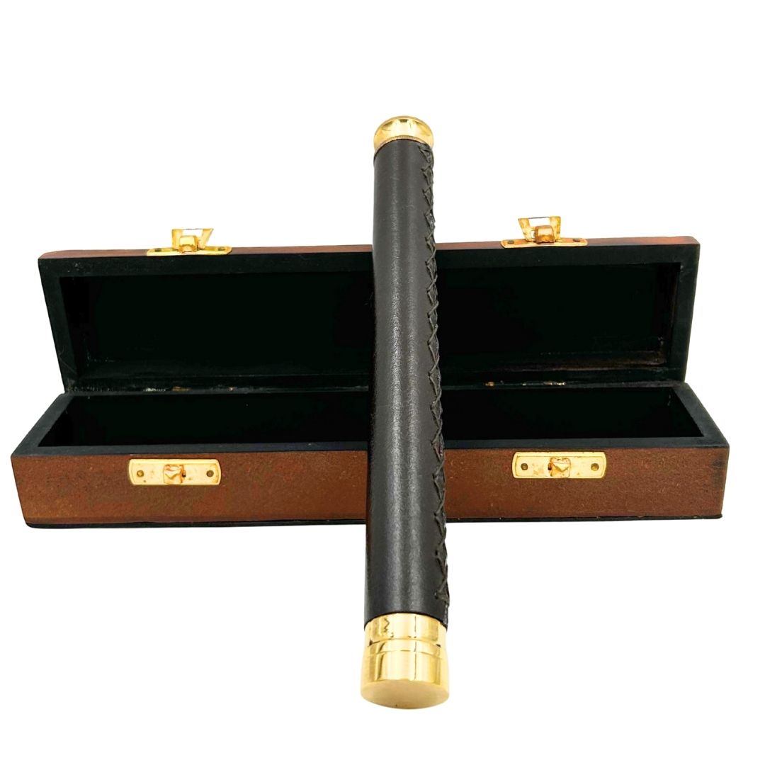 Cannocchiale in ottone e pelle con incisione personalizzata in scatola di legno