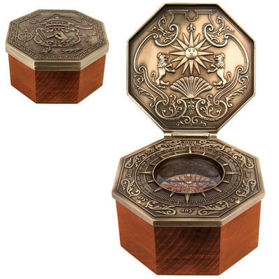 Esclusiva bussola magnetica Cardan con incisione - Replica per regalo marinaro, altezza 5,8 cm, legno di faggio e quercia, ottone, stile rinascimentale