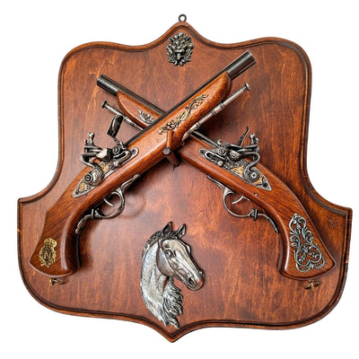 Replica di Pistole a Pietra su Supporto in Legno con Possibilità di Incisione Personalizzata – Regalo Ideale per Amanti della Storia e Collezionisti – Alta Qualità, Struttura Solida, Design Elegante 45x44 cm