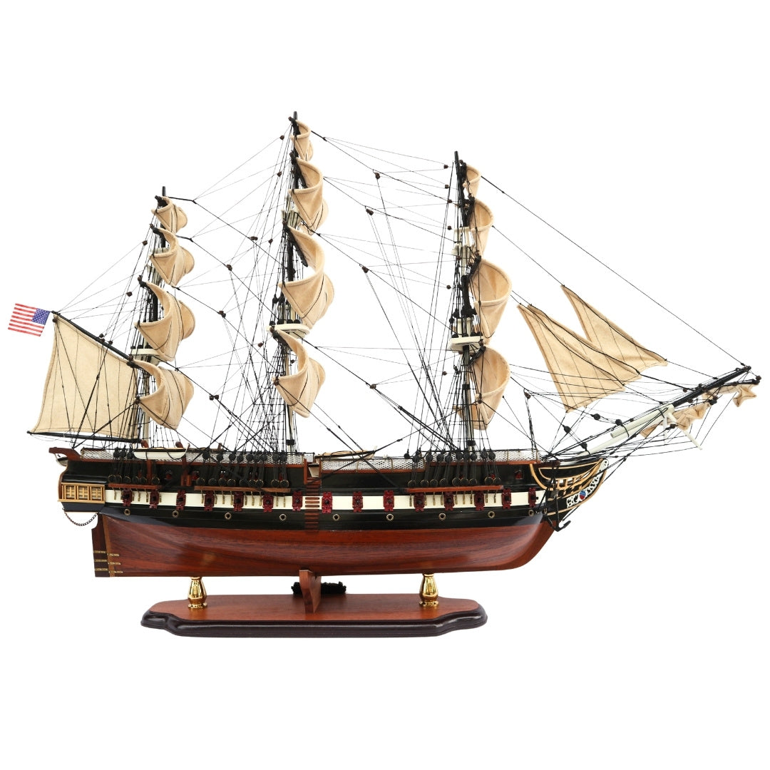 Grande modello esclusivo del veliero USS Constitution da 100 cm con possibilità di personalizzazione tramite incisione