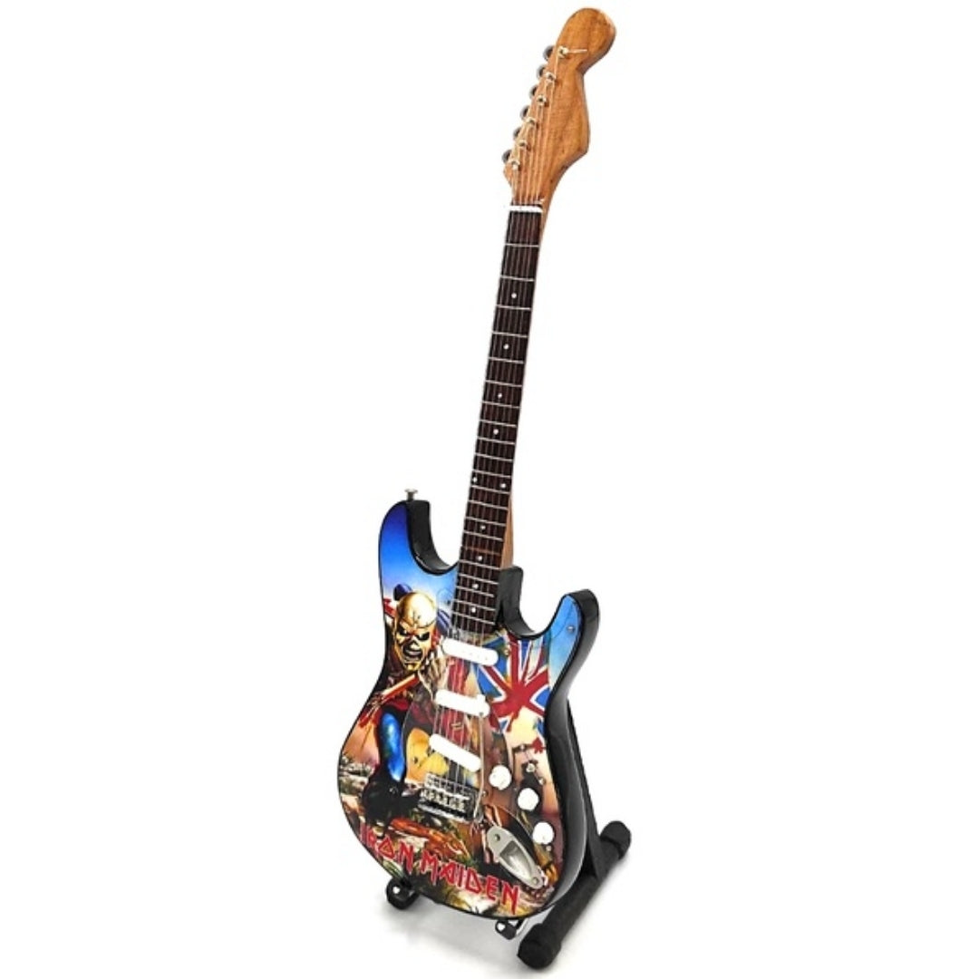 Mini chitarra decorativa Iron Maiden “The Trooper” in mogano - Ornamento fatto a mano per appassionati di musica