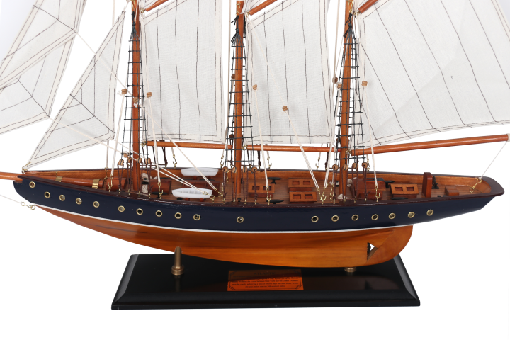 Modello di schooner Atlantic 72 cm - Replica della leggendaria nave con possibilità di personalizzazione tramite incisione - Regalo ideale per appassionati di vela - Realizzato in legno con vele in tessuto