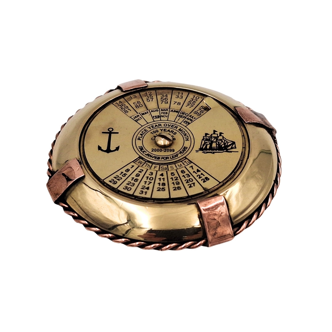 Elegante Calendario Marinaro in Ottone con Possibilità di Personalizzazione Incisa