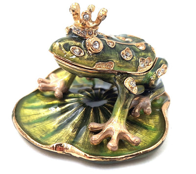 Scatoletta esclusiva in metallo a forma di rana con cristalli, verde scuro e oro, possibilità di personalizzazione tramite incisione, ideale come regalo, dimensioni 6,5x6,7x4,5 cm