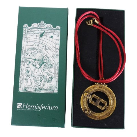 Miniatura orologio solare H90 con anelli astronomici, incisione personalizzata, regalo ideale, cordino bordeaux, realizzato in zama e ottone, diametro 45 mm