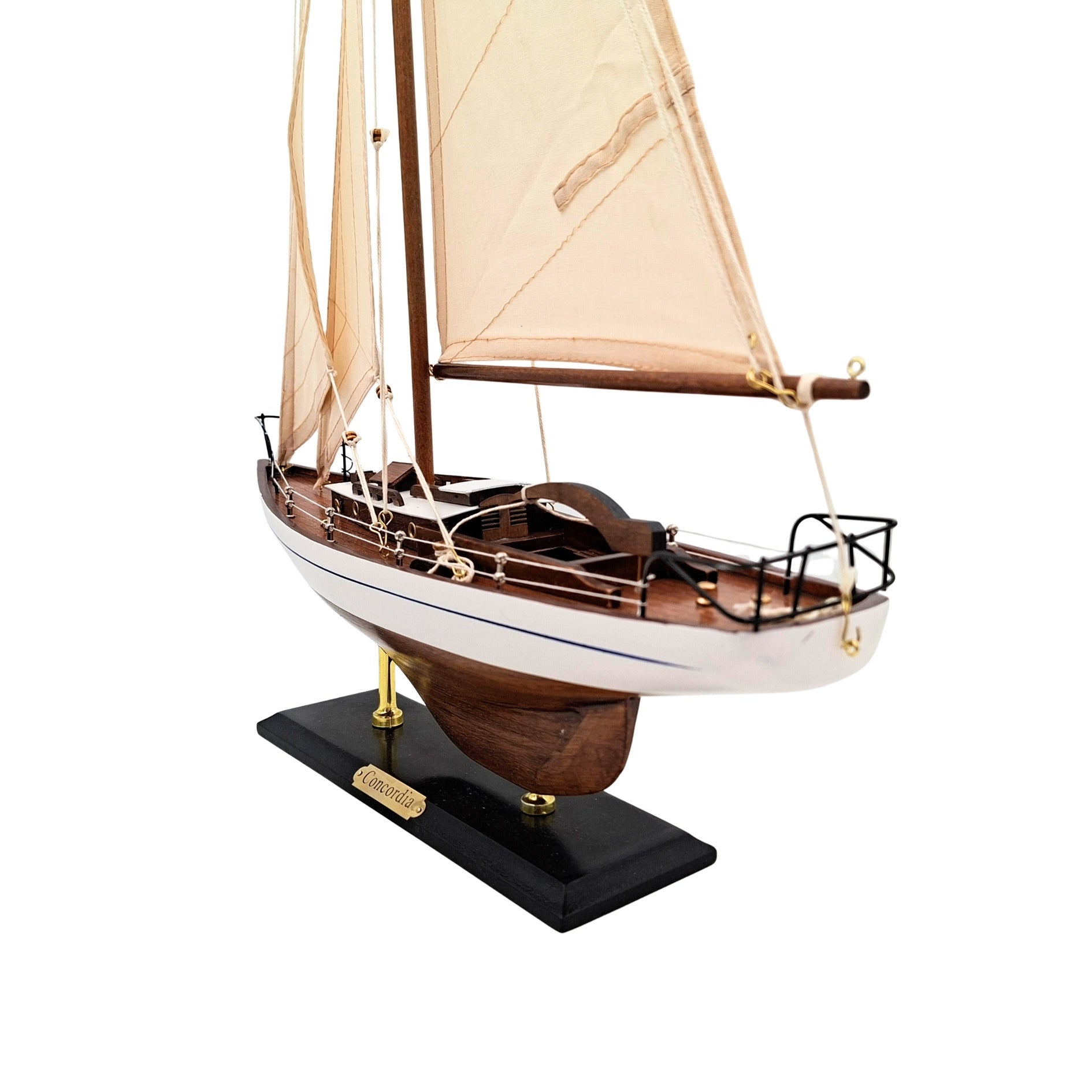 Modello di Yacht a Vela 66 cm con possibilità di personalizzazione tramite incisione
