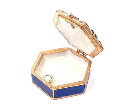 Elegante scatola regalo in metallo con cristalli B0035-08BL in colorazione blu navy e oro con possibilità di personalizzazione tramite incisione
