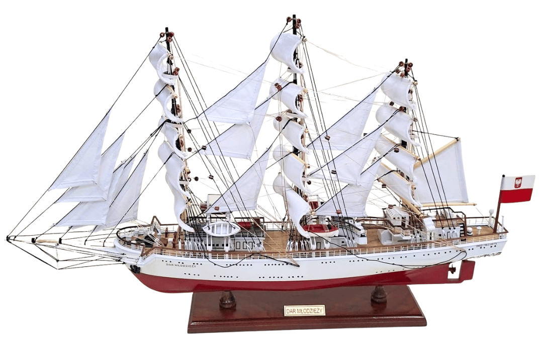 Modello esclusivo del veliero Dar Młodzieży XXL da 71 cm, con possibilità di personalizzazione tramite incisione
