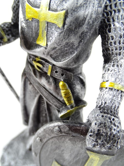 Statuetta di cavaliere crociato 18 cm con possibilità di personalizzazione tramite incisione