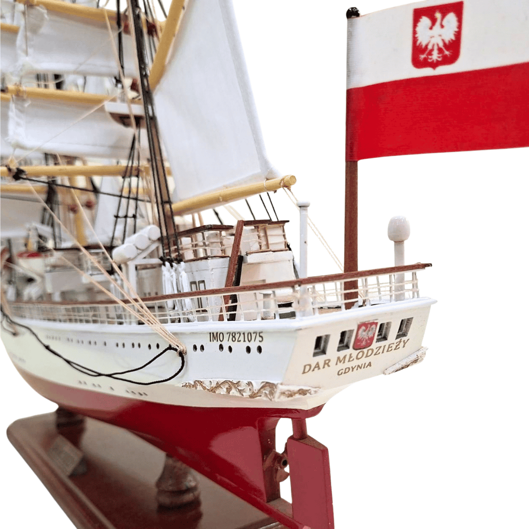 Modello esclusivo del veliero Dar Młodzieży XXL da 71 cm, con possibilità di personalizzazione tramite incisione