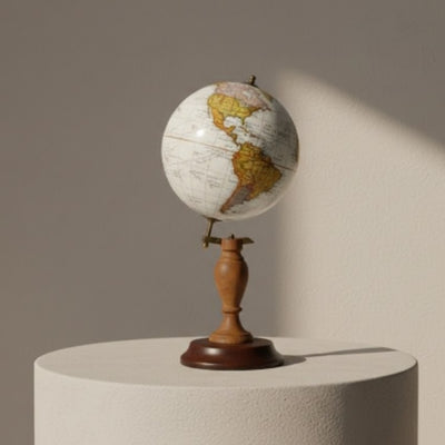 Elegante mappamondo decorativo su base in legno con possibilità di personalizzazione tramite incisione, 27 cm, marrone scuro, ideale come regalo