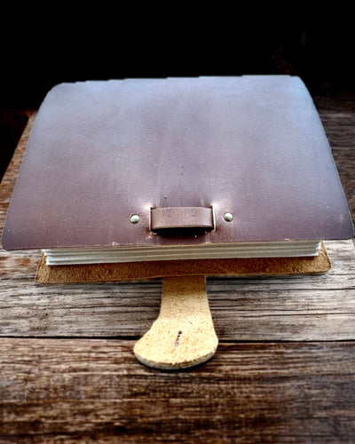 Taccuino Premium "RetroNotes" – Elegante taccuino in Vera Pelle - 200 pagine, 120g, taccuino, album da disegno, colore marrone, personalizzazione con incisione