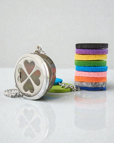 AromaClover – Collana aromaterapica con medaglione a quadrifoglio 30 mm