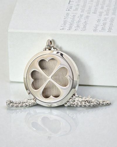 AromaClover – Collana aromaterapica con medaglione a quadrifoglio 30 mm