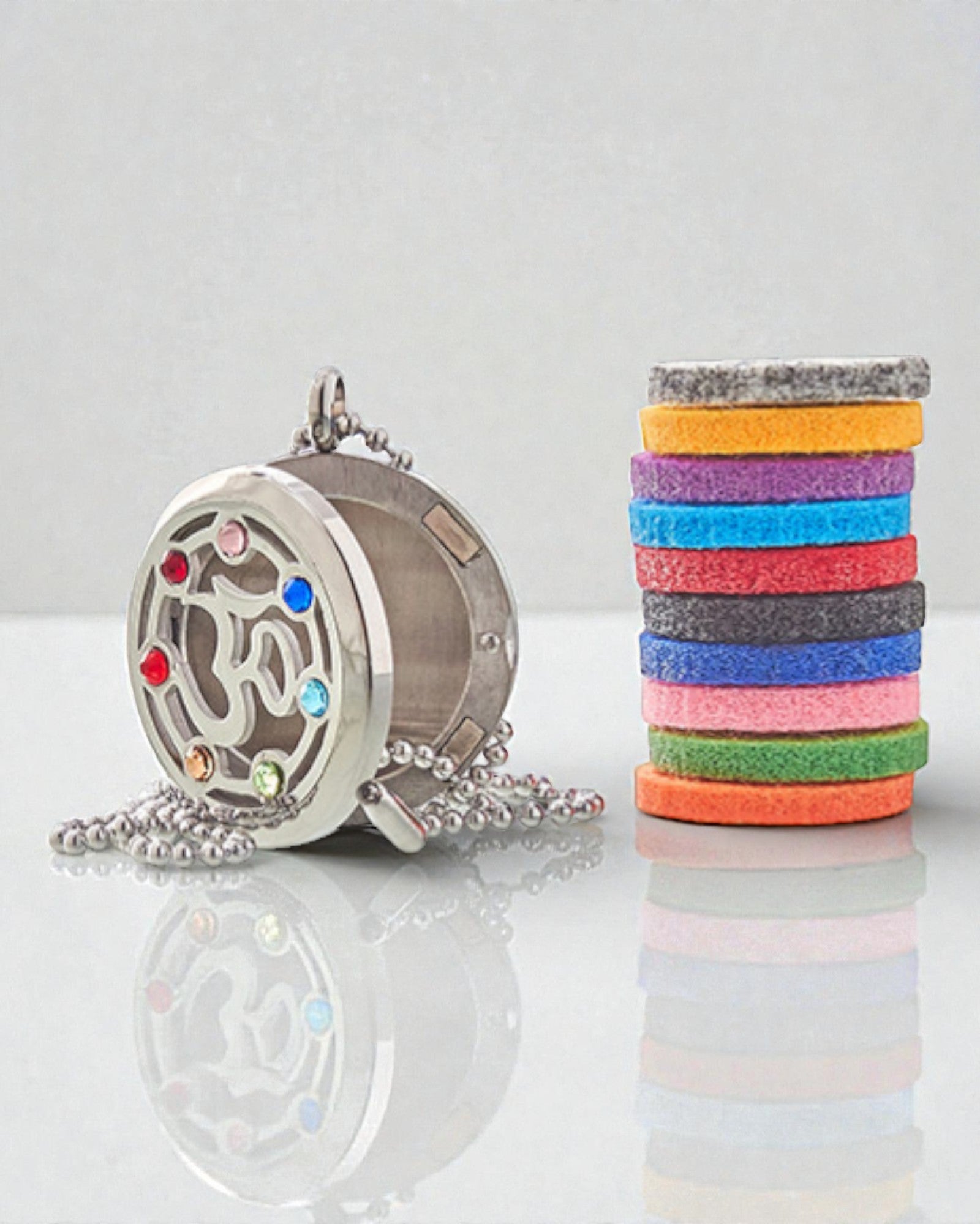 Collana Aromalife Chakra OM – Medaglione portaprofumo 30 mm