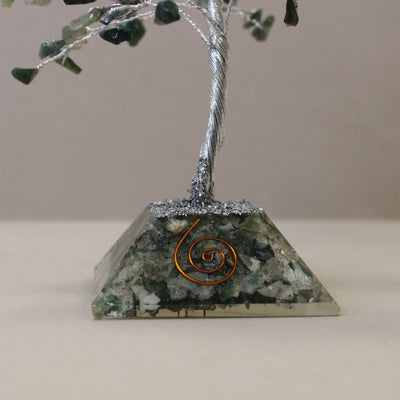 Alberello di pietra con base in orgonite - 160 pietre di agata muschiata