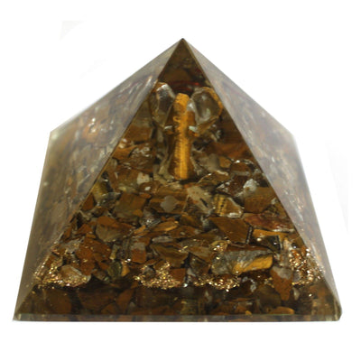 Piramide Magica Orgonite 70 mm - Angelo con Oggetti Esoterici, Interno Verdastro e Finitura a Mano