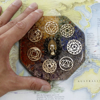 Pacchetto di Energia da Scrivania Orgonite - Albero della Vita - Grande - Realizzato a Mano con Pietre Preziose e Rame - Perfetto come Regalo - Dimensioni 11 cm x 1,5 cm - Protezione contro l’Inquinamento Elettromagnetico - Simbolo di Armonia ed Energia