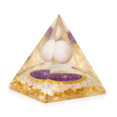 Piramide Orgonite con Sfera di Quarzo Bianca 7x6 cm - Pezzi Naturali di Quarzo e Scaglie Dorate
