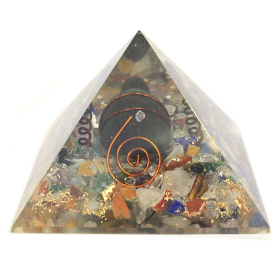 Piramide Orgonite Media 60mm con chips preziosi, rame e tartaruga