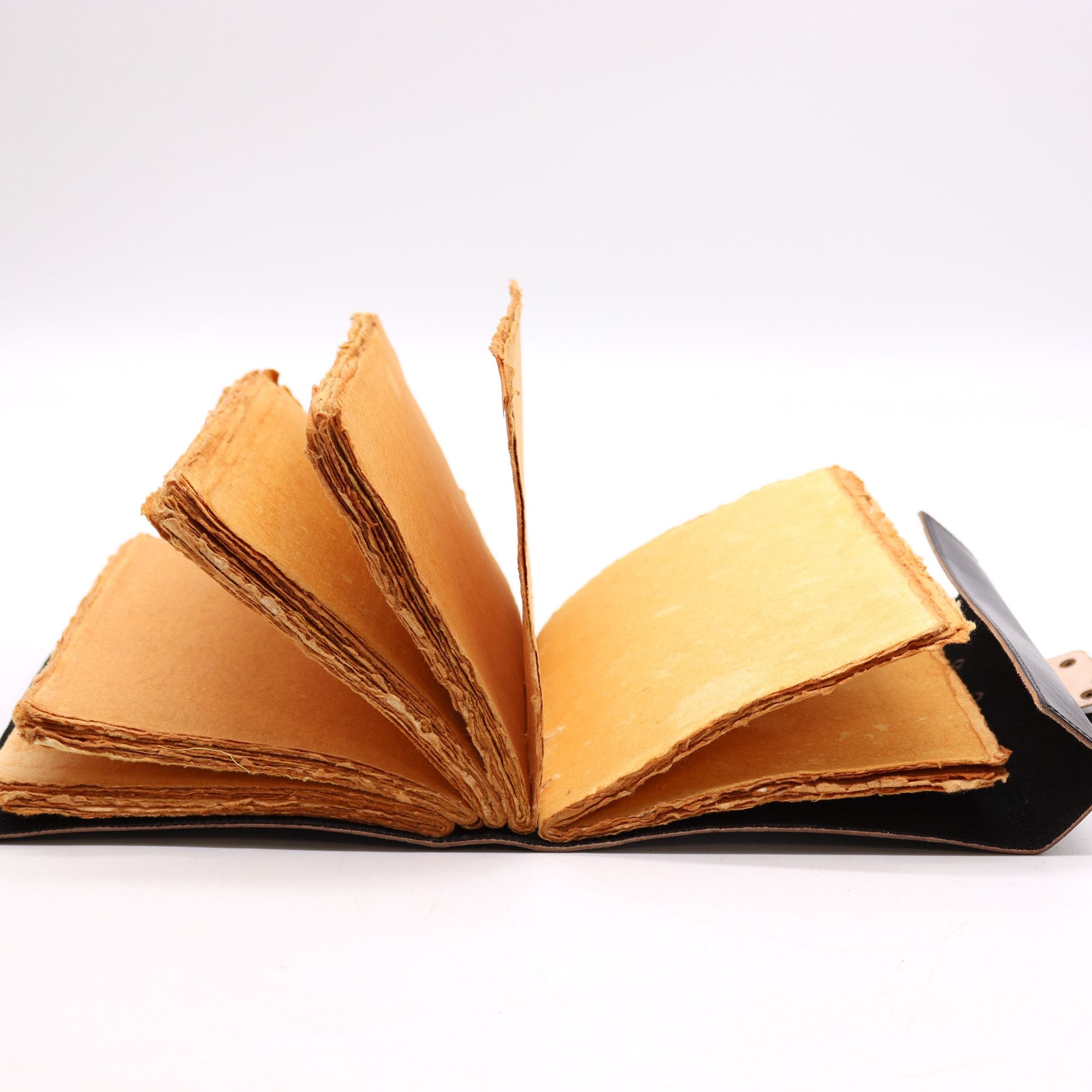 Libro delle Ombre - Taccuino Magico con 200 Pagine, Bordo Decorativo, 15x21 cm