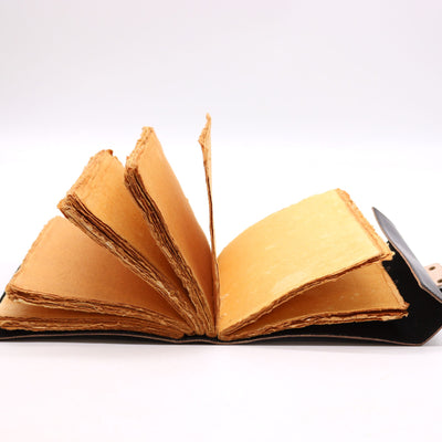 Libro delle Ombre - Taccuino Magico con 200 Pagine, Bordo Decorativo, 15x21 cm