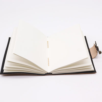 Diario in Pelle Journey in Tonalità Tan Scuro - Elegante Taccuino da Viaggio con Finitura Artigianale, 7x5 pollici, 100 Pagine Bianche
